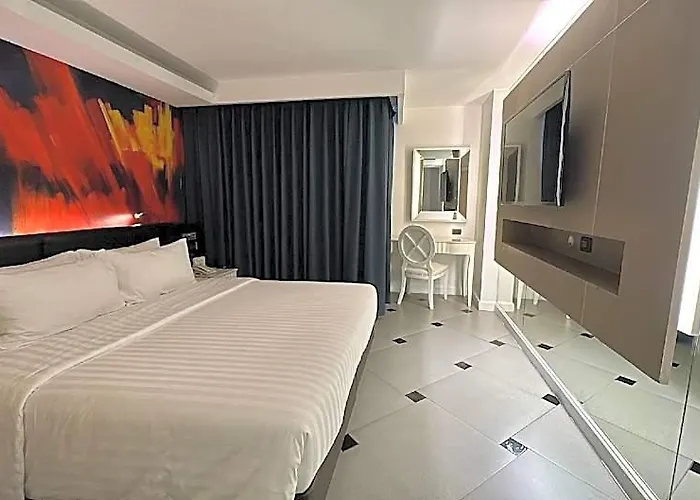 Hotel Skye 3*